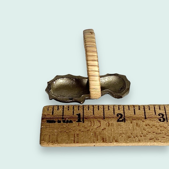 Set of 4 Design Imports Cast Brass Seahorse & Fiber Napkin Rings - Picture 8 of 10